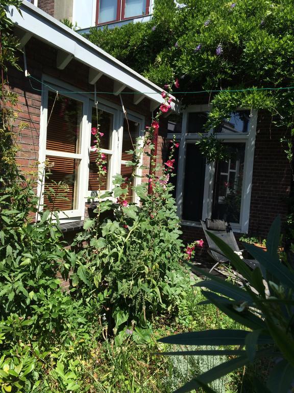 Gastenverblijf Door De Poort Tilburg Exterior foto