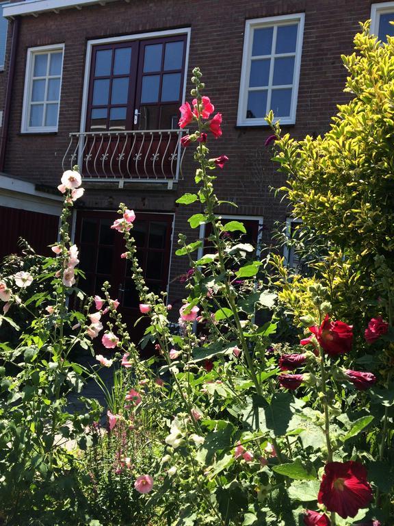 Gastenverblijf Door De Poort Tilburg Exterior foto